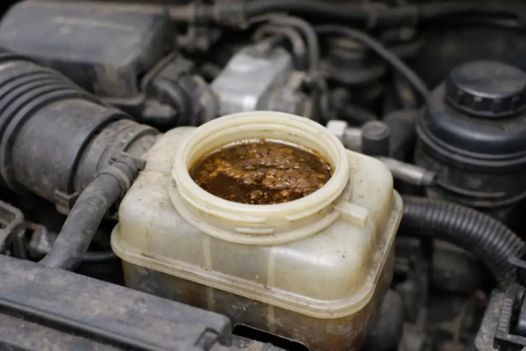 Olej w płynie chłodniczym – czy można jeździć?